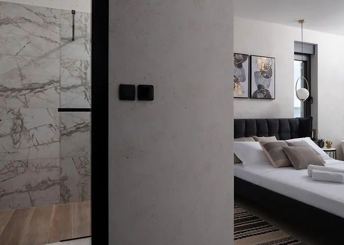 Soho * ستاريغغاد باكلينتسا